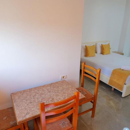 Hotel Adi-Vera Sarandë Exteriér fotografie